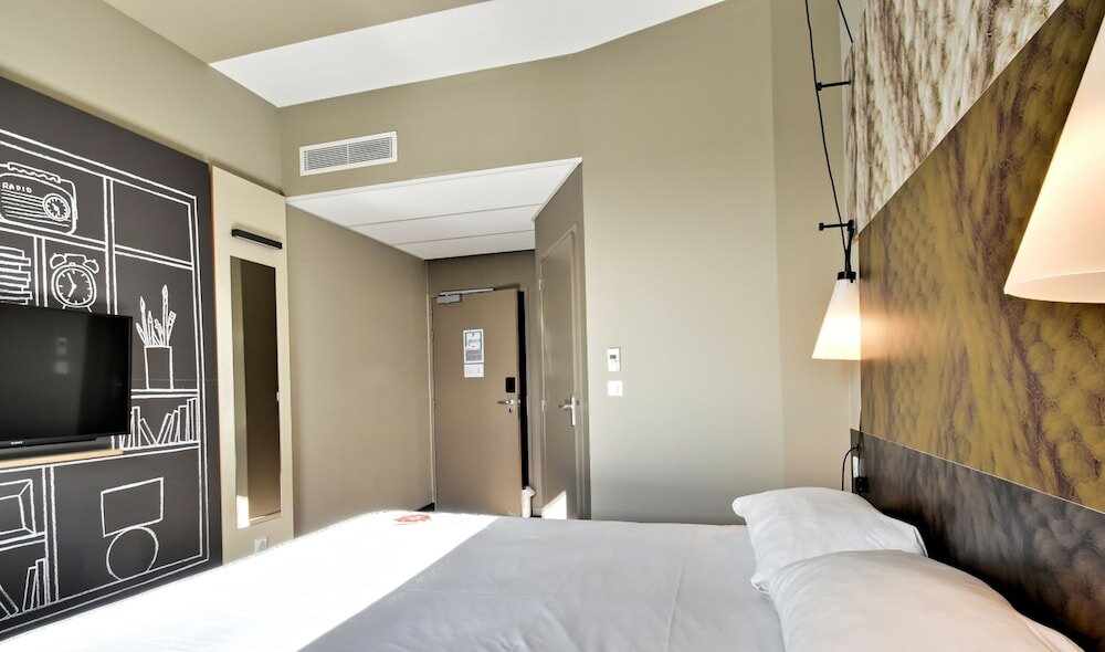 Фото Ibis Niort Est Mendes France