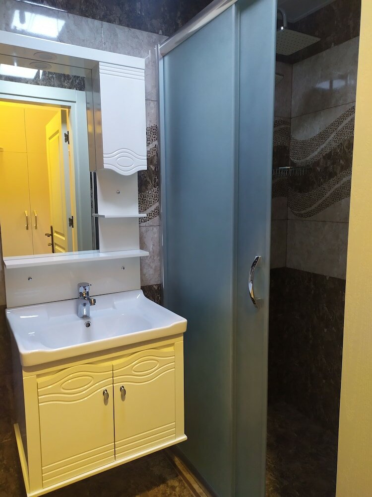 Фото The Clocktower Hotel