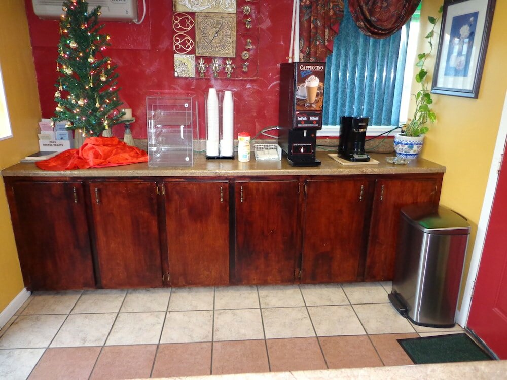 Фото Economy Inn Express Warren