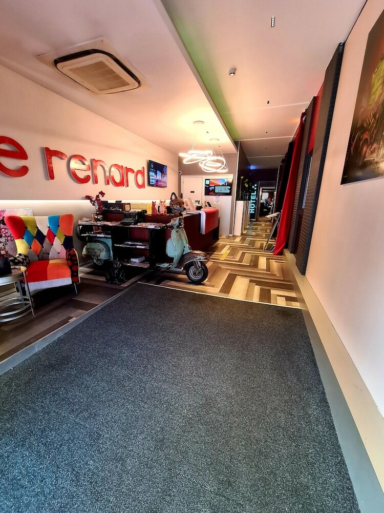 Фото Hotel Le Renard Châlons-en-Champagne