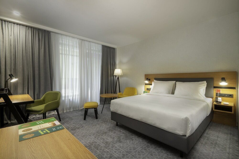 Фото Holiday Inn Yerevan Republic Square