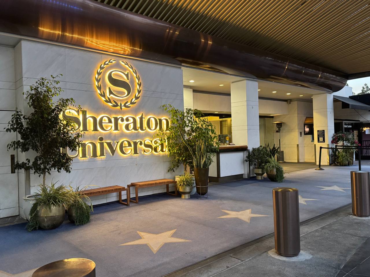 Фото Sheraton Universal Hotel