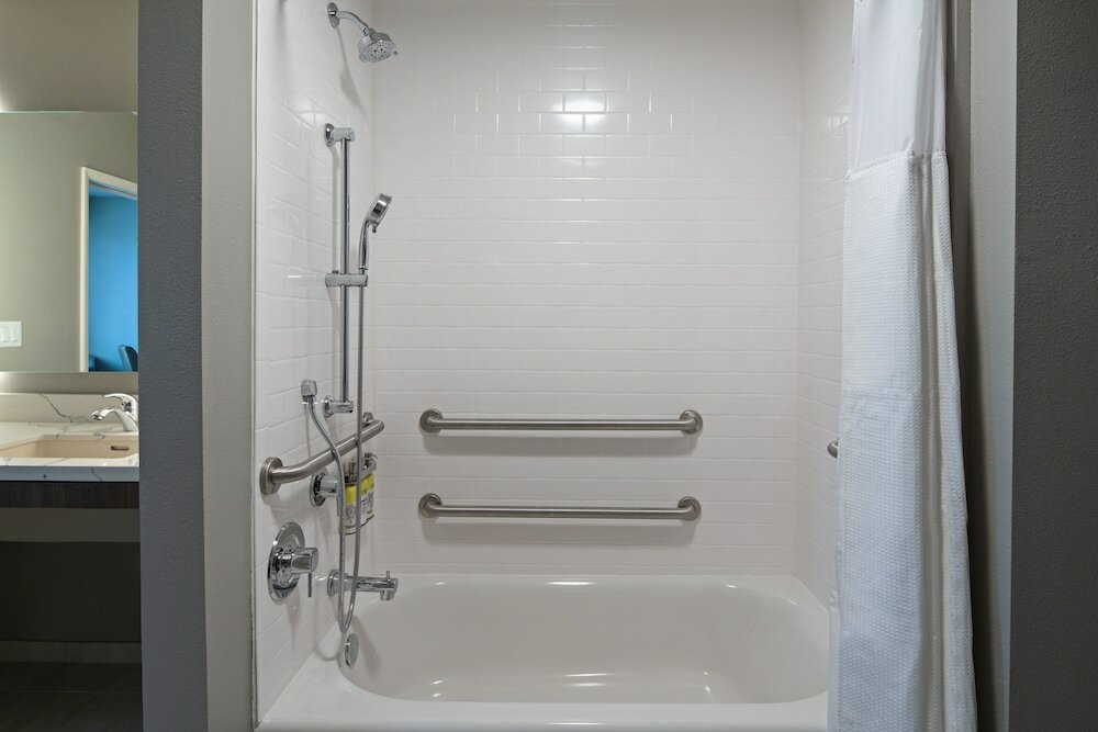 Фото Staybridge Suites Long Beach Airport, an Ihg Hotel