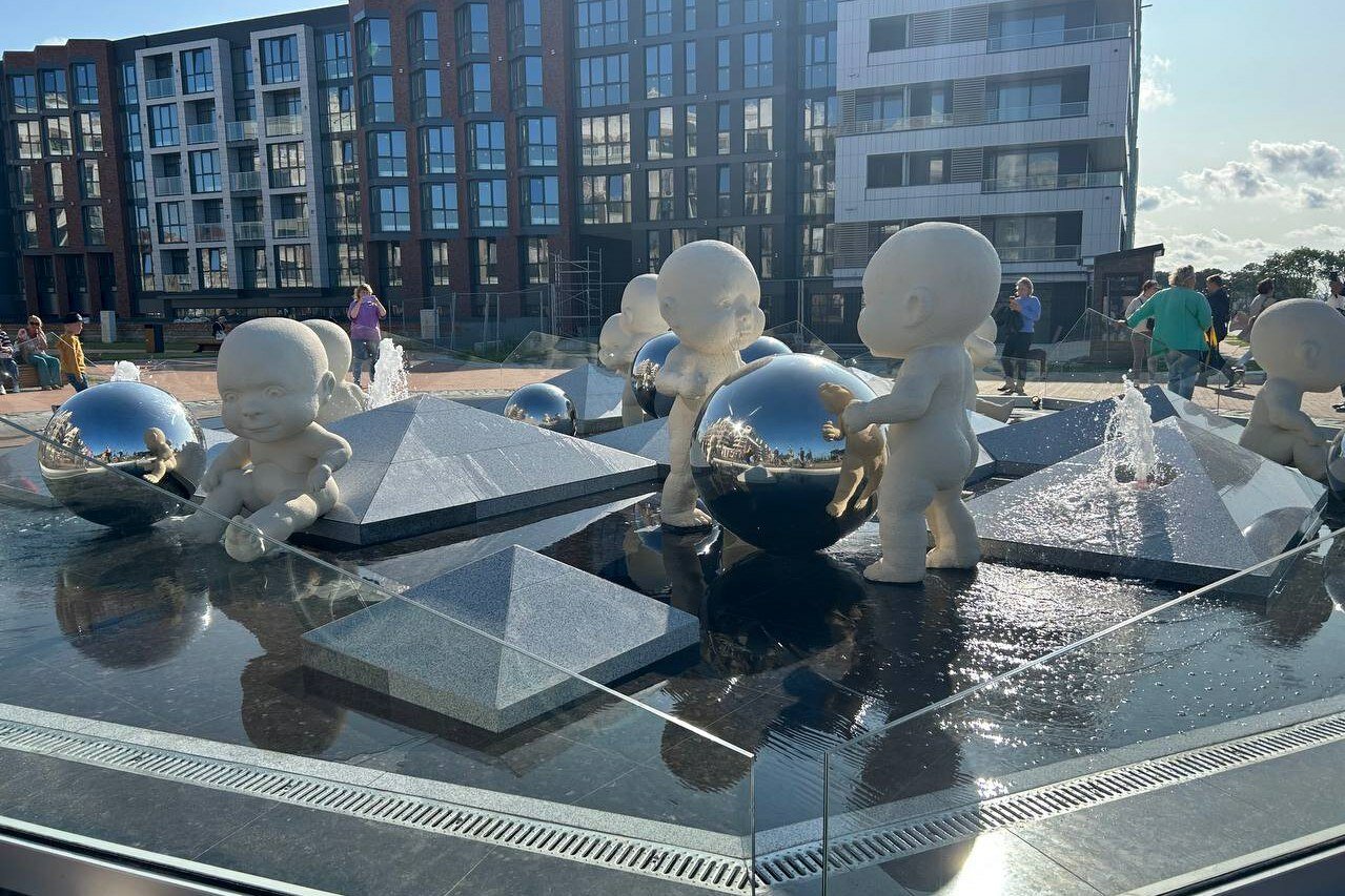 Фото Атлантис боковой вид на море