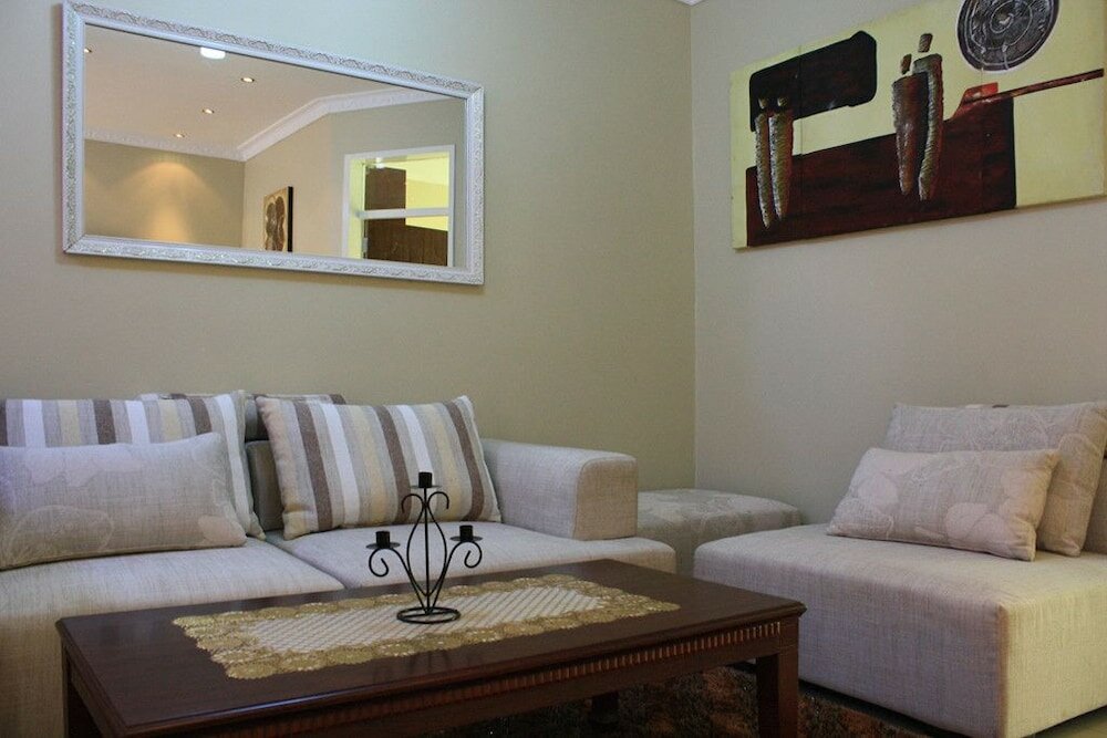 Фото Nomad's Court Lodge