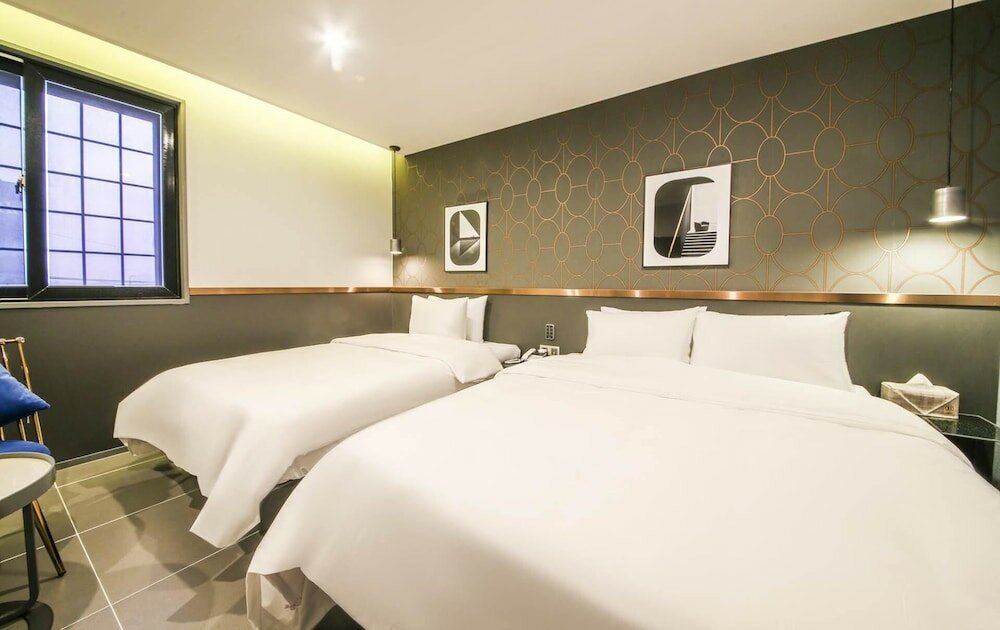 Фото Gupo Brown-Dot Hotel