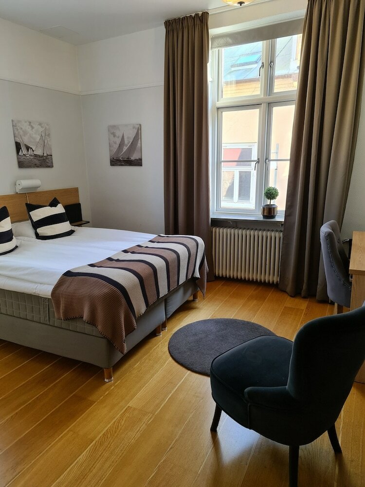 Фото Hamnhotellet Kronan