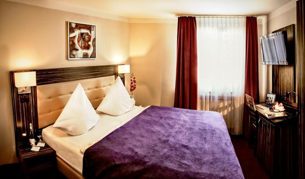 Фото Hotel Famosa