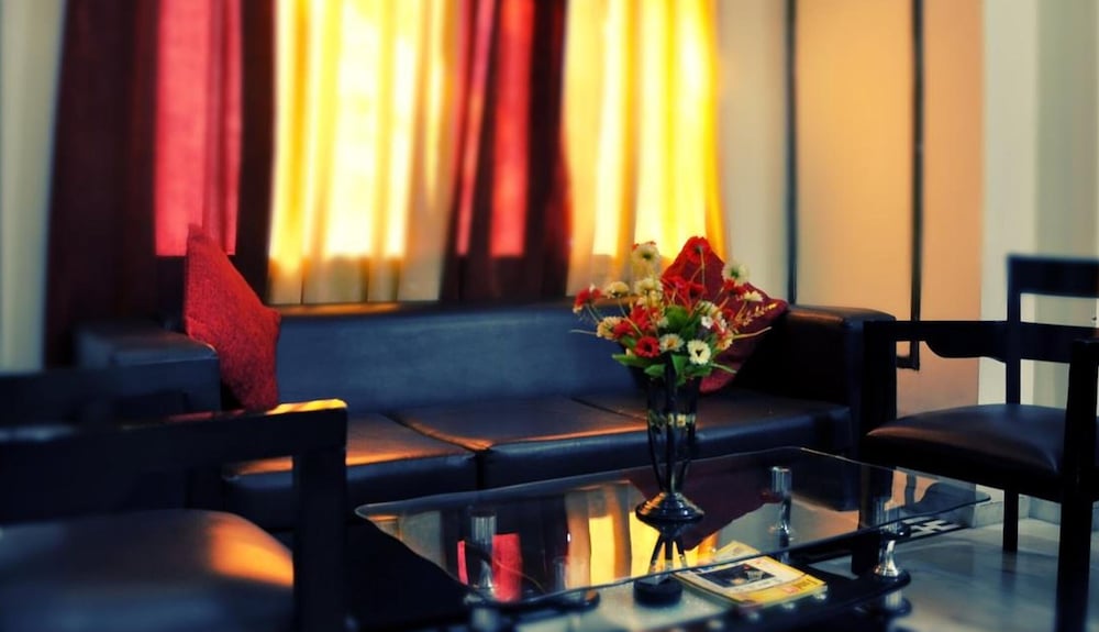 Фото Hotel Hadi Rani Palace