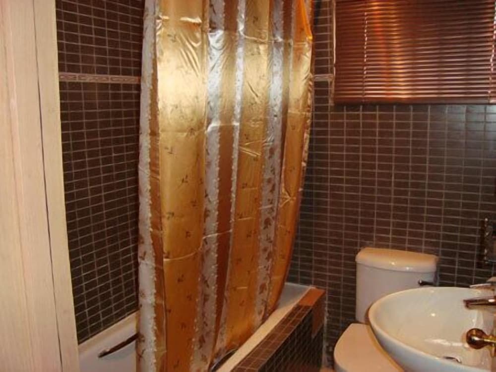 Фото Solitude Hotel Victoria Island