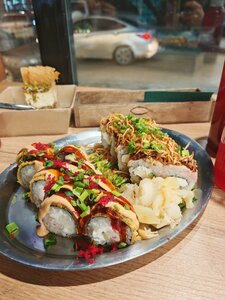 Sushibar by Anar (Surgut, Tyumenskiy Highway, 2) ، خدمة توصيل الطعام