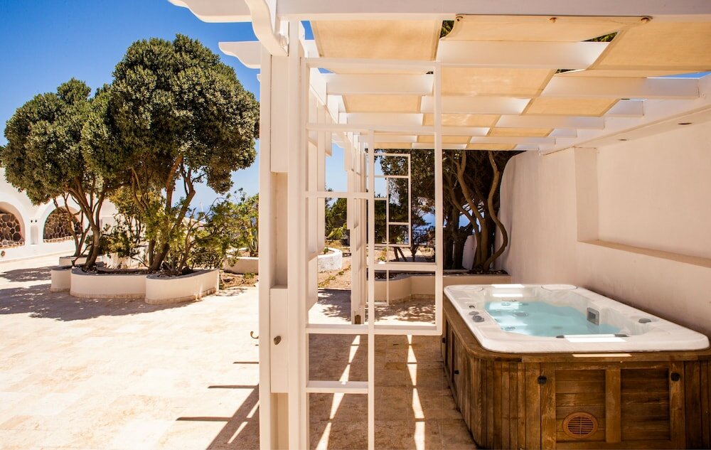 Фото Grand Villa Santorini