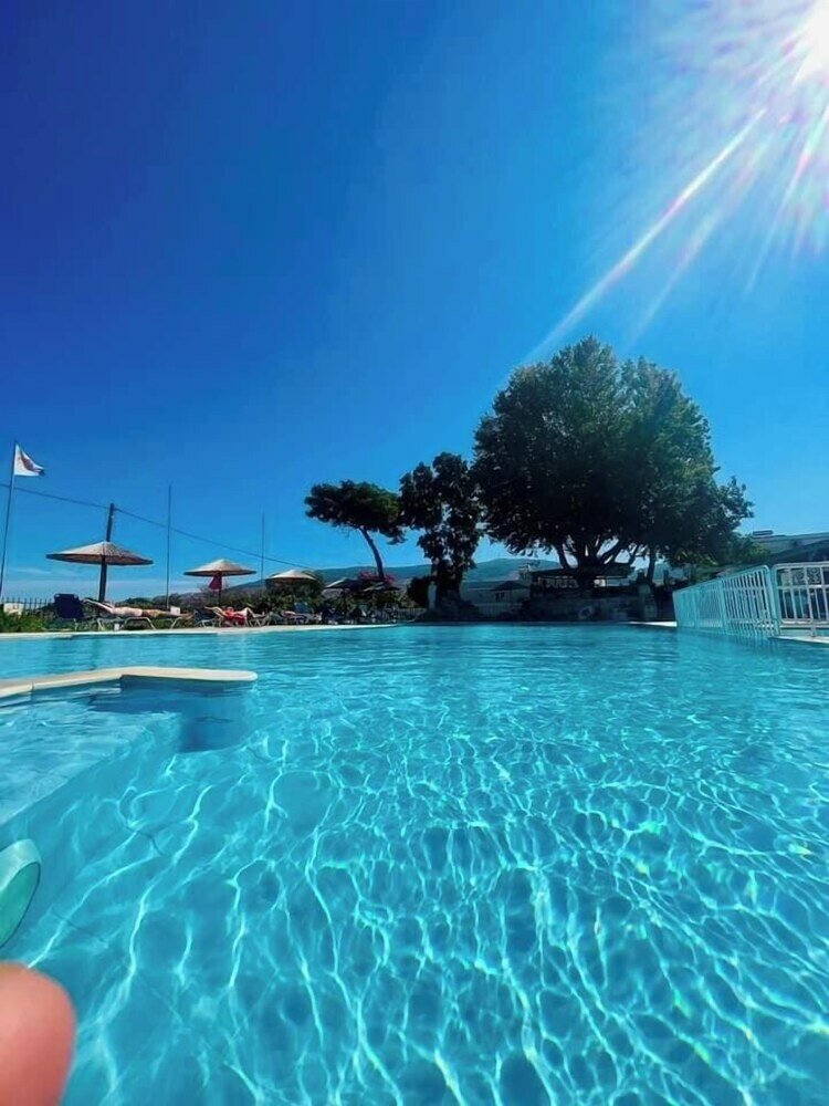 Фото Ampavris Family Apartments