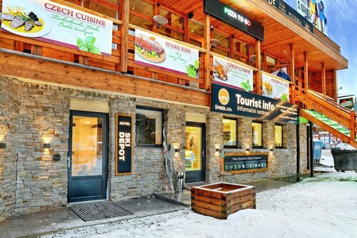 Гостиница Hotel Central 1920 в Краловеградецком крае