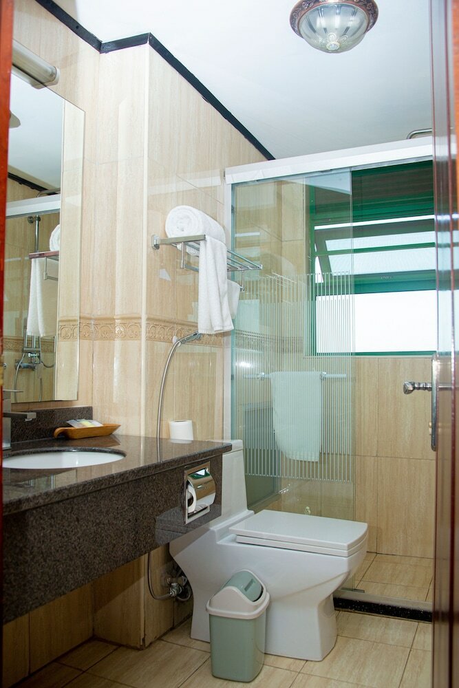 Фото Highlands Suites Hotel