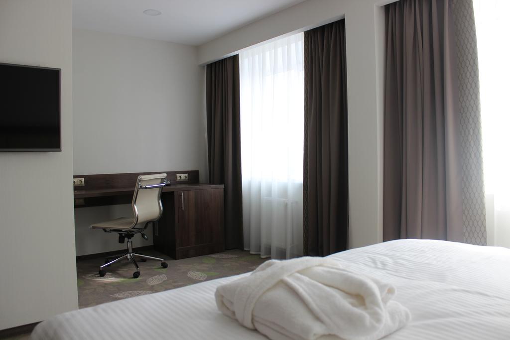 Фото Devon Hotel