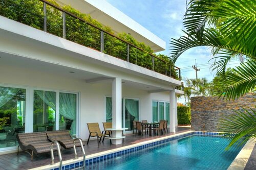 Гостиница Luxury 5br Pool Villa and Sport Center в Саттахипе