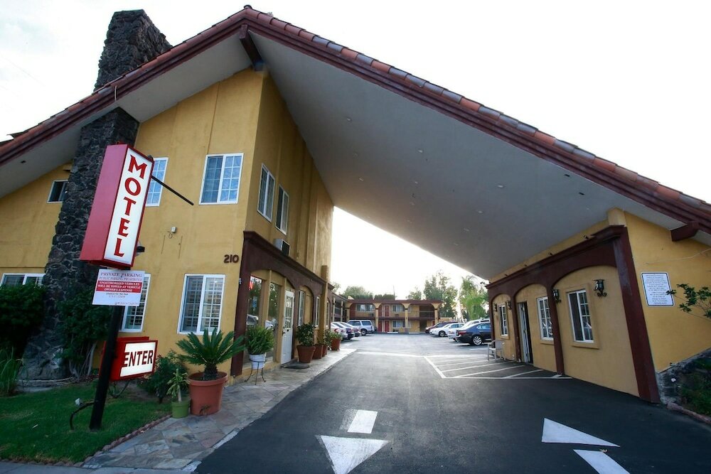 Фото Sky Palm Motel