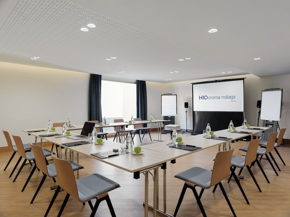 Фото H10 Croma Malaga