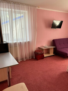 Снежинка (Resort Settlement of Dombay, Karachaevskaya Street, 121), hotel