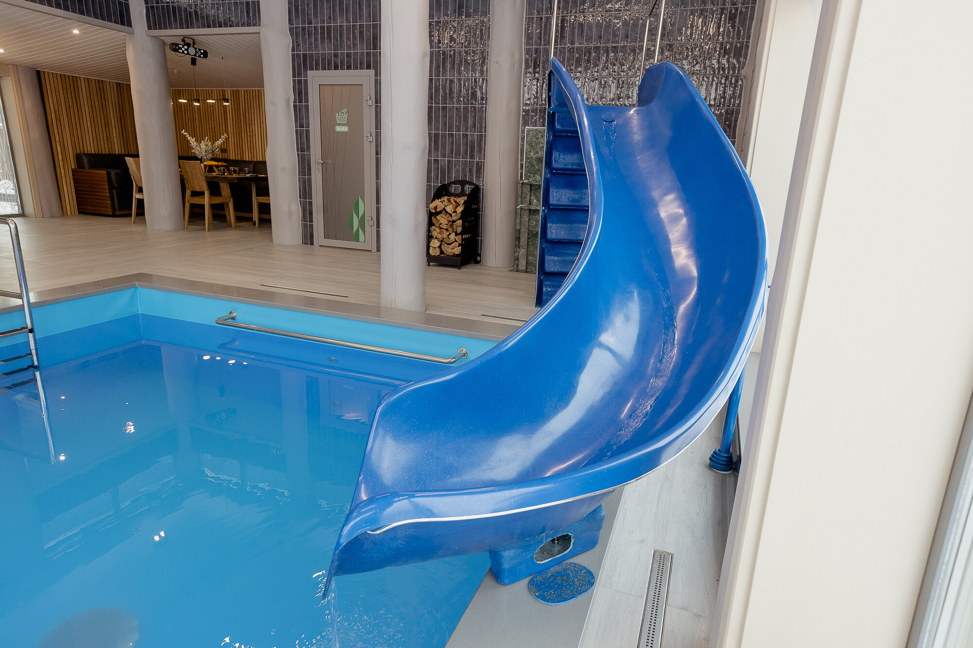 Фото Светлый