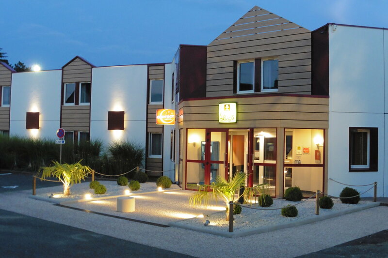 Гостиница Contact Hôtel Astréa Nevers Nord et son restaurant la Nouvelle Table