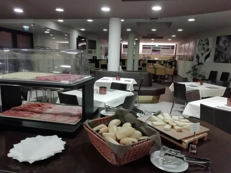 Фото Hotel Camelia