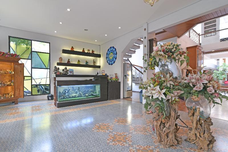 Фото RedDoorz Plus @ Mahendradatta Denpasar