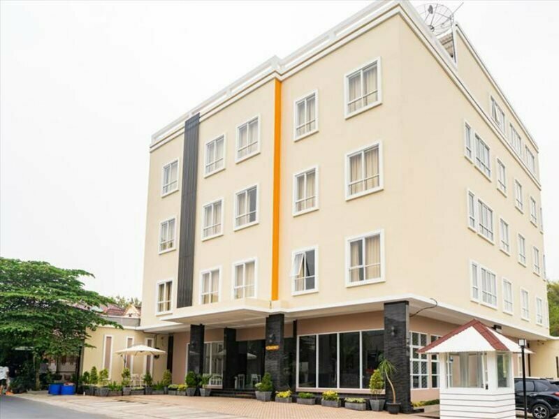 Hotel Formerly Reddoorz Plus Near Teras Kota 3, Earth, photo