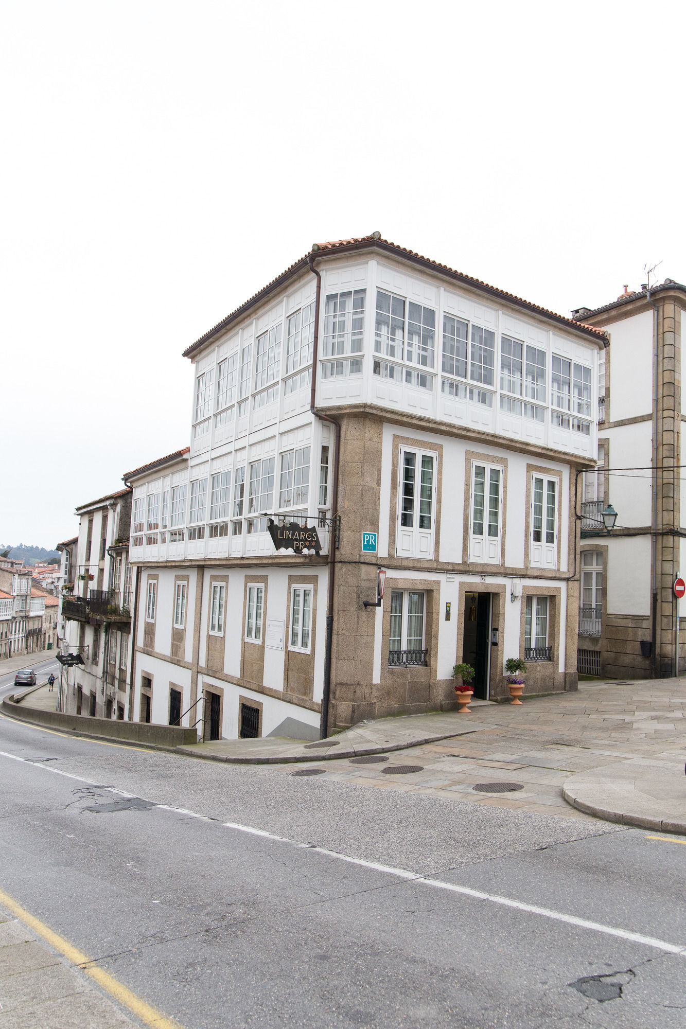 Фото Linares Rooms Santiago