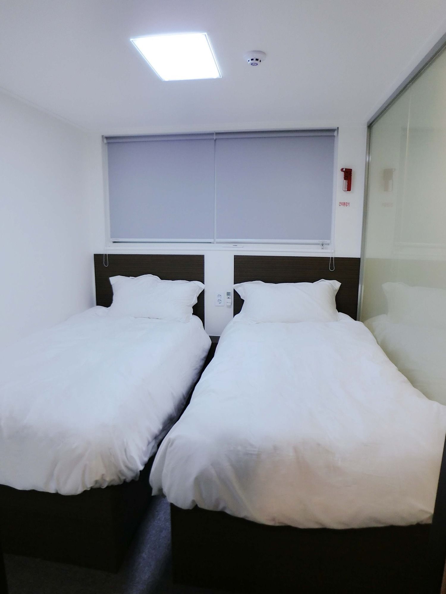 Фото Philstay Myeongdong Central Hotel