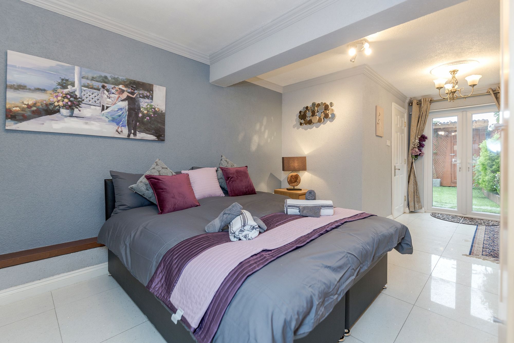 Фото Watford General Suites