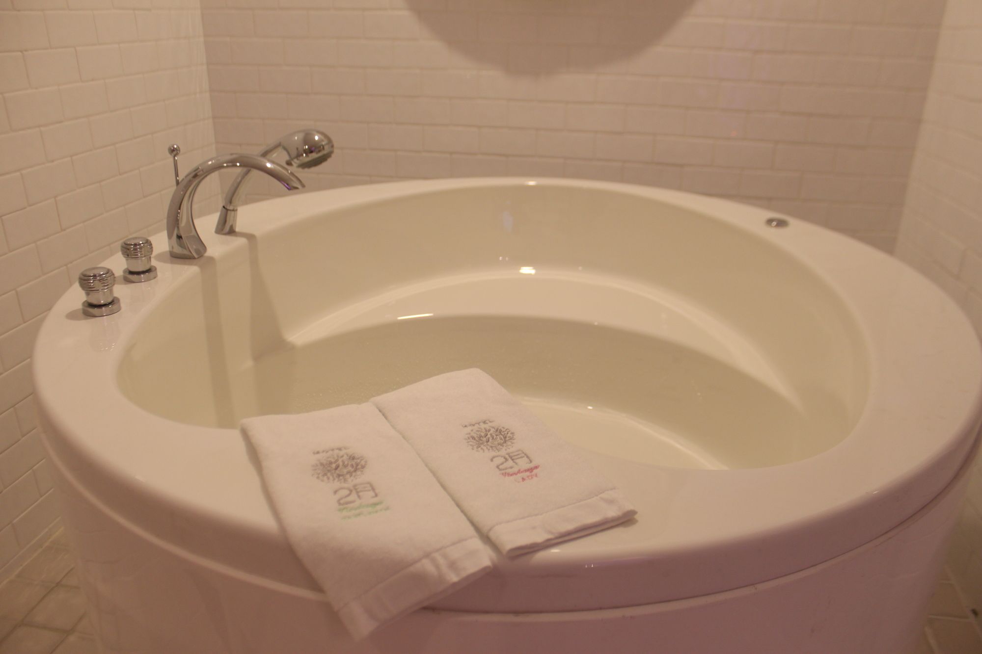 Фото February Hotel Hwanggeum