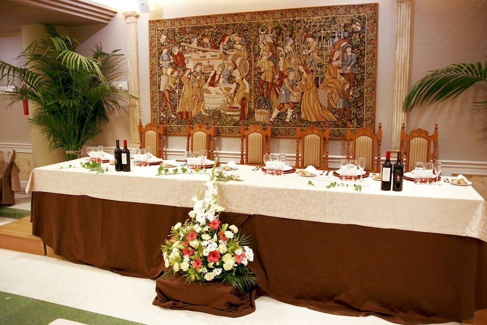 Фото Hotel Plaza Manjon