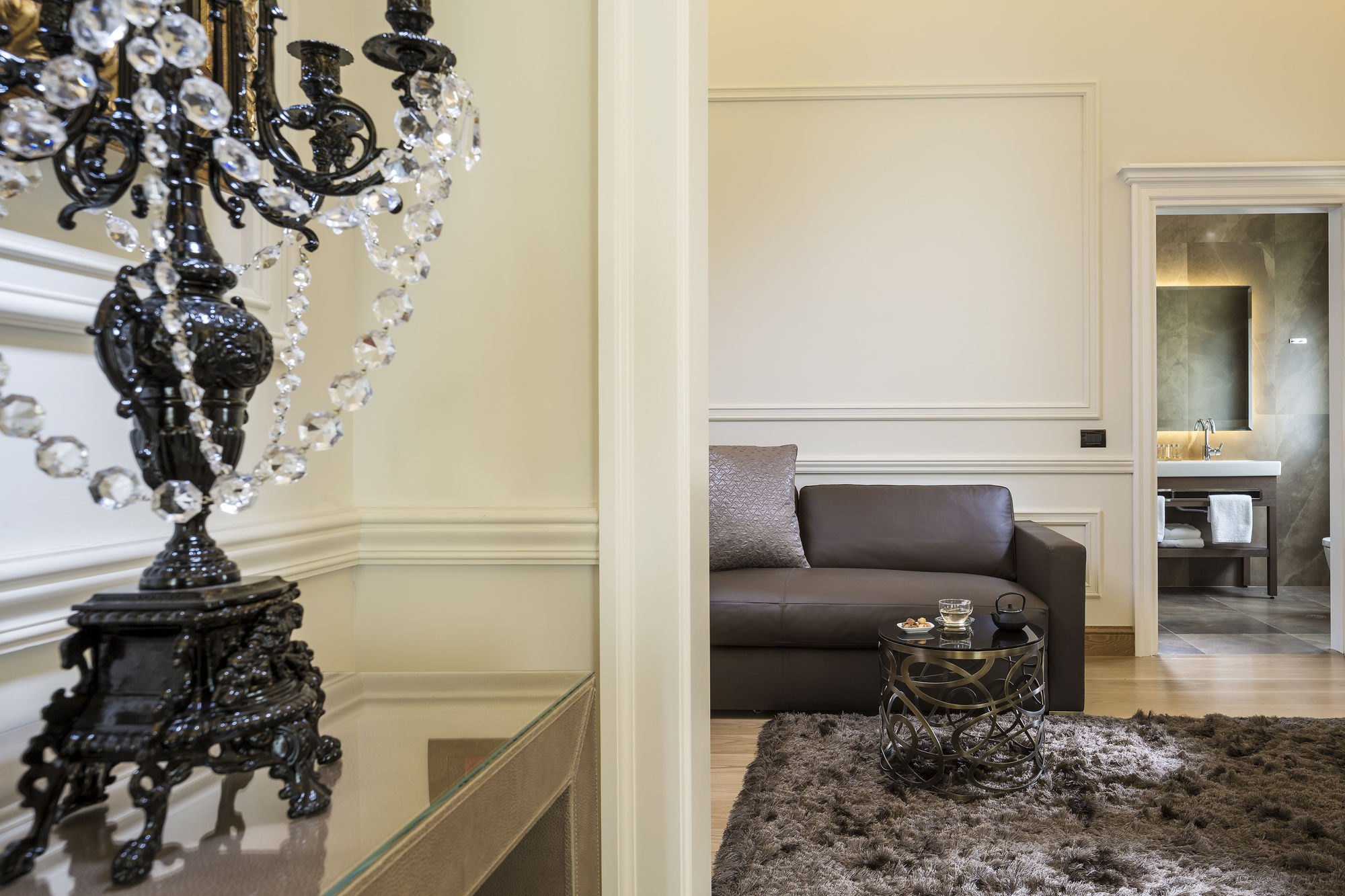 Фото 3Sixty Hotel & Suites