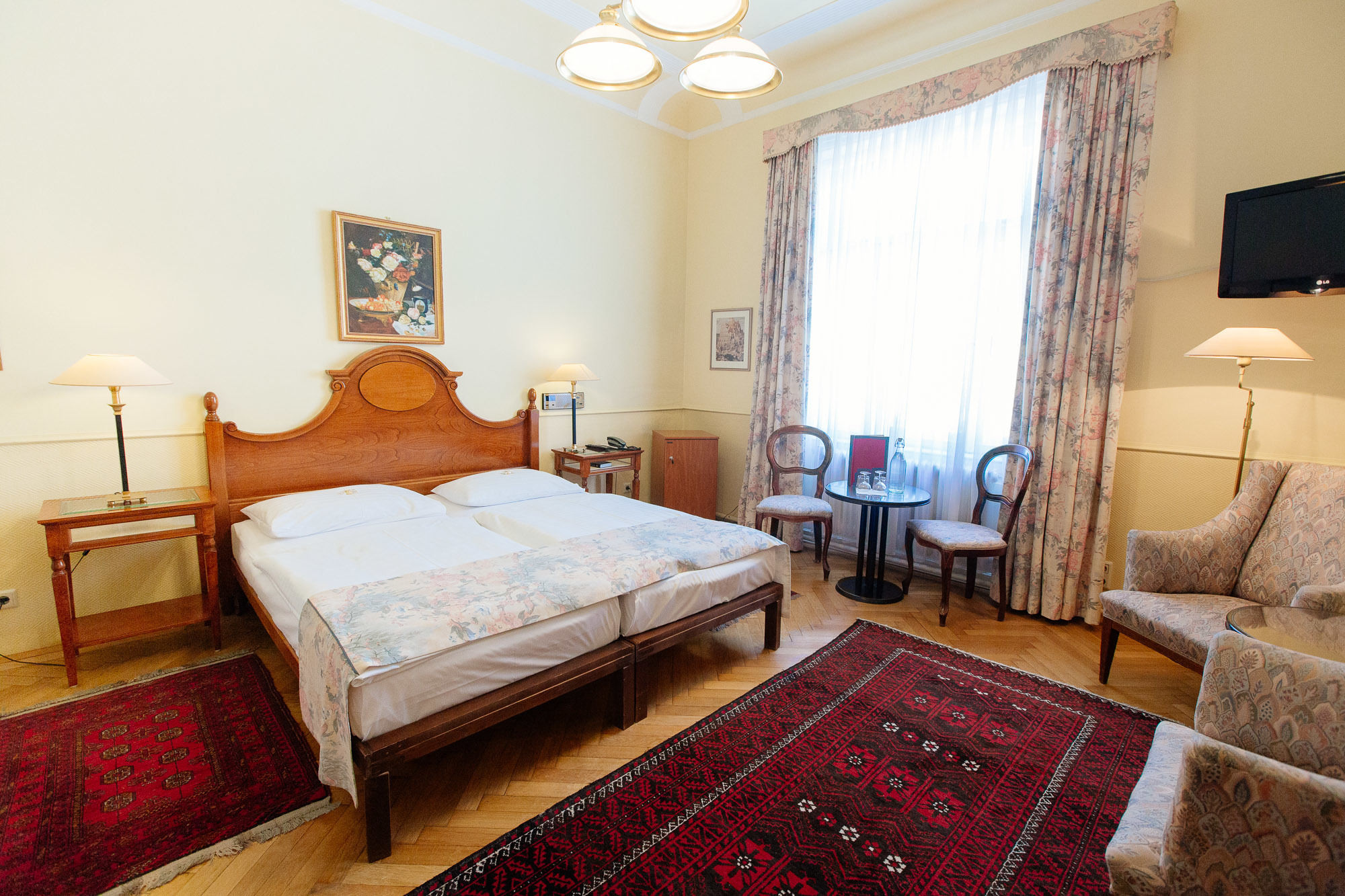 Фото отеля 2