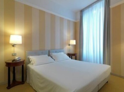 Внешний вид отеля Hotel Gran Duca Di York в Милане, фото 3