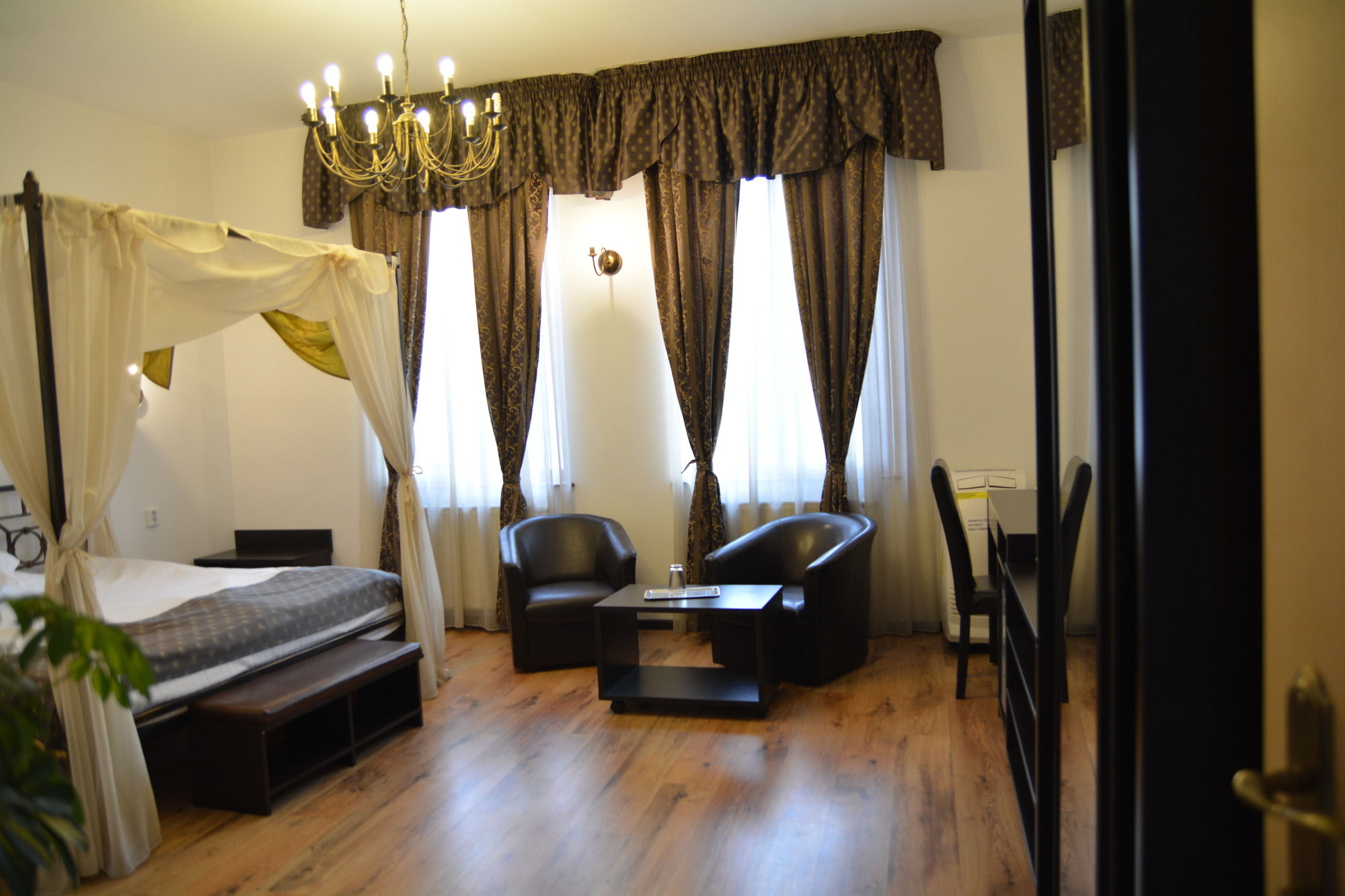 Фото Hotel Hanul Fullton