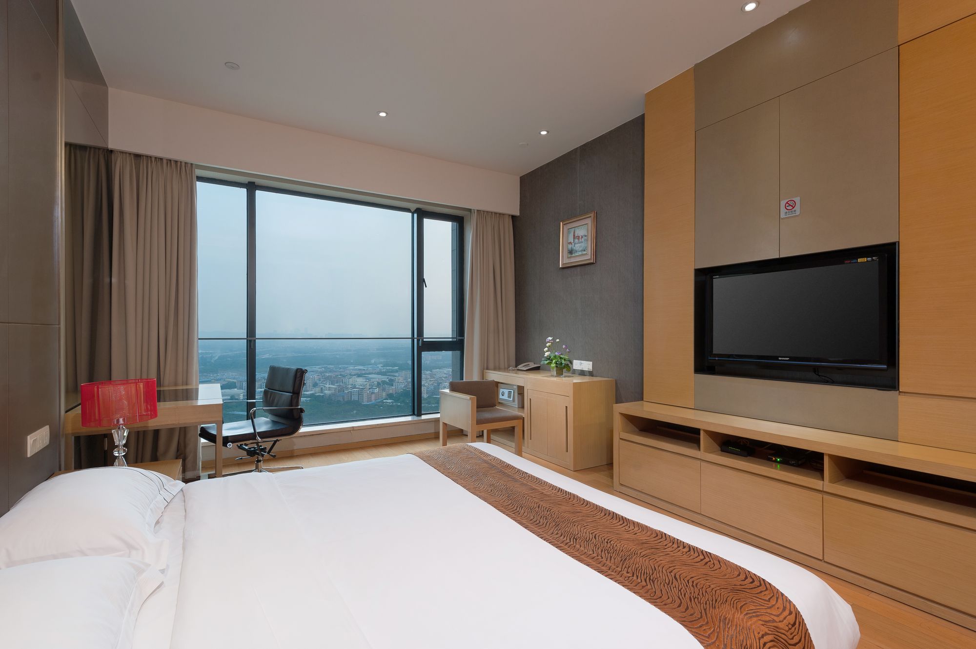 Фото Yicheng Apartment PaZhou Poly World Center