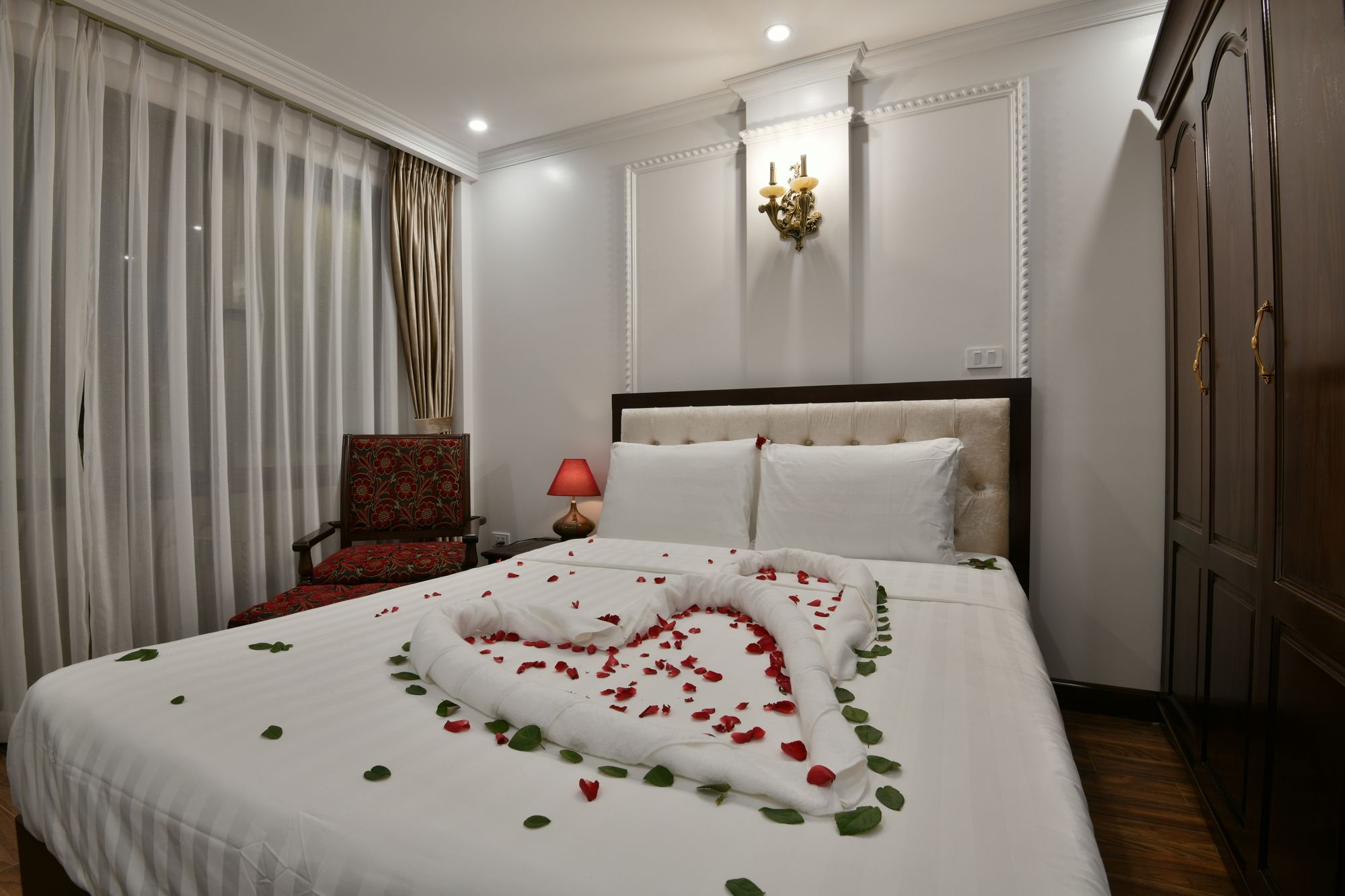 Фото Golden Sail Hotel