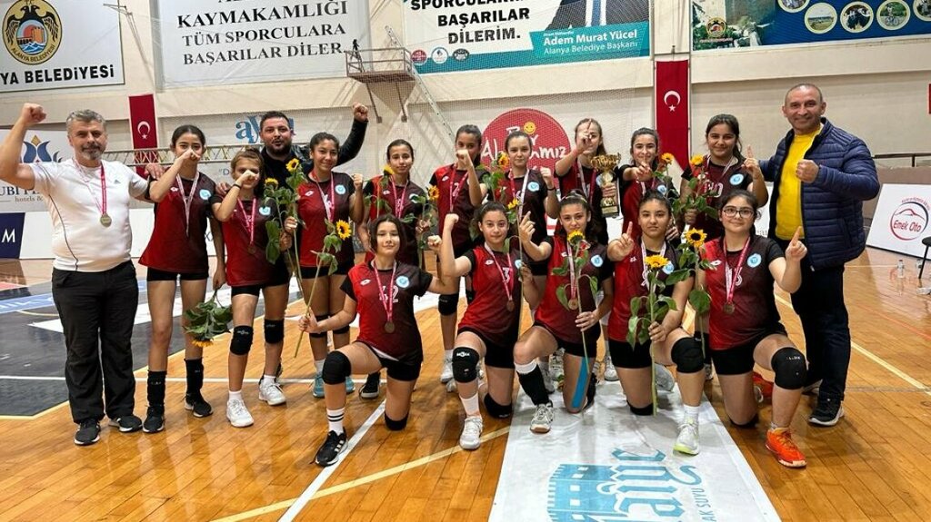 School Tahir Tuluk Middle School, Alanya, photo