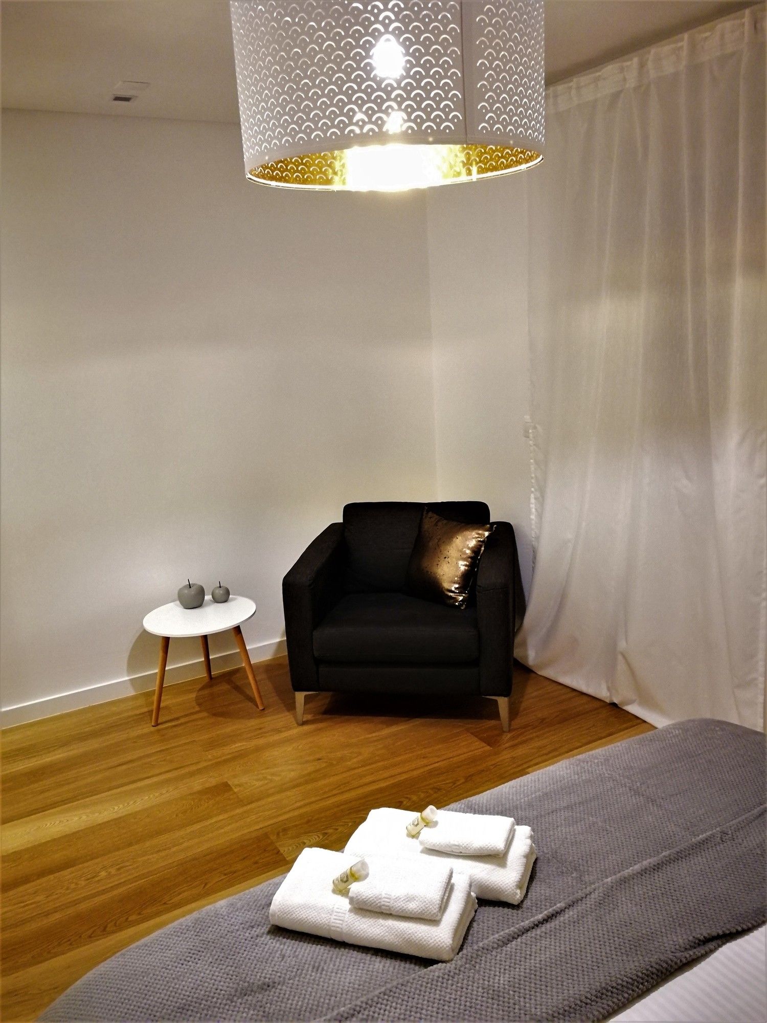 Фото Industrial Lisbon Apartment - Adults Only