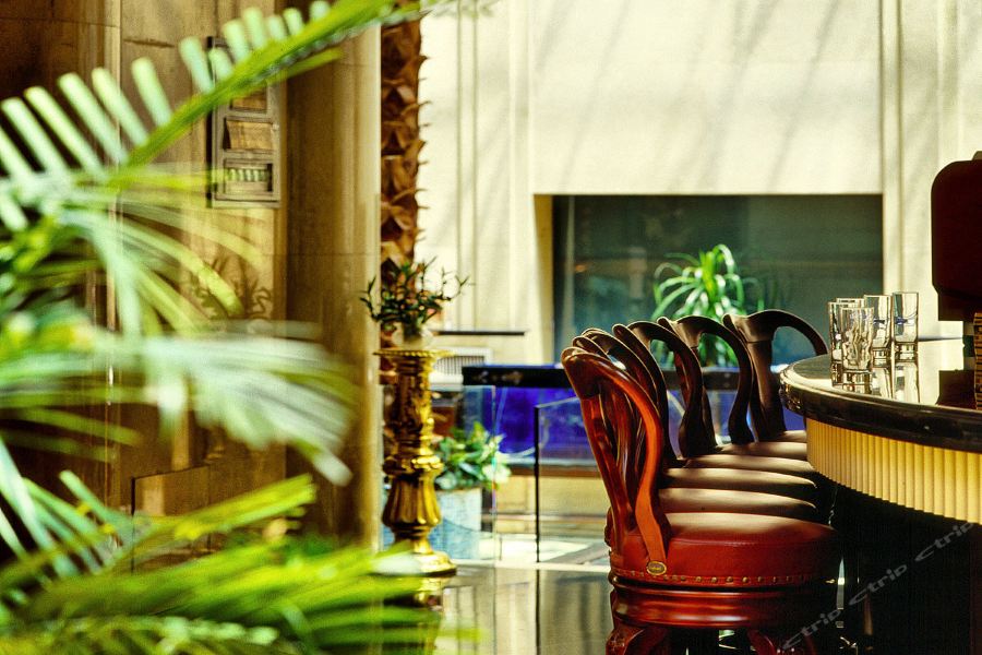 Фото Royal International Hotel