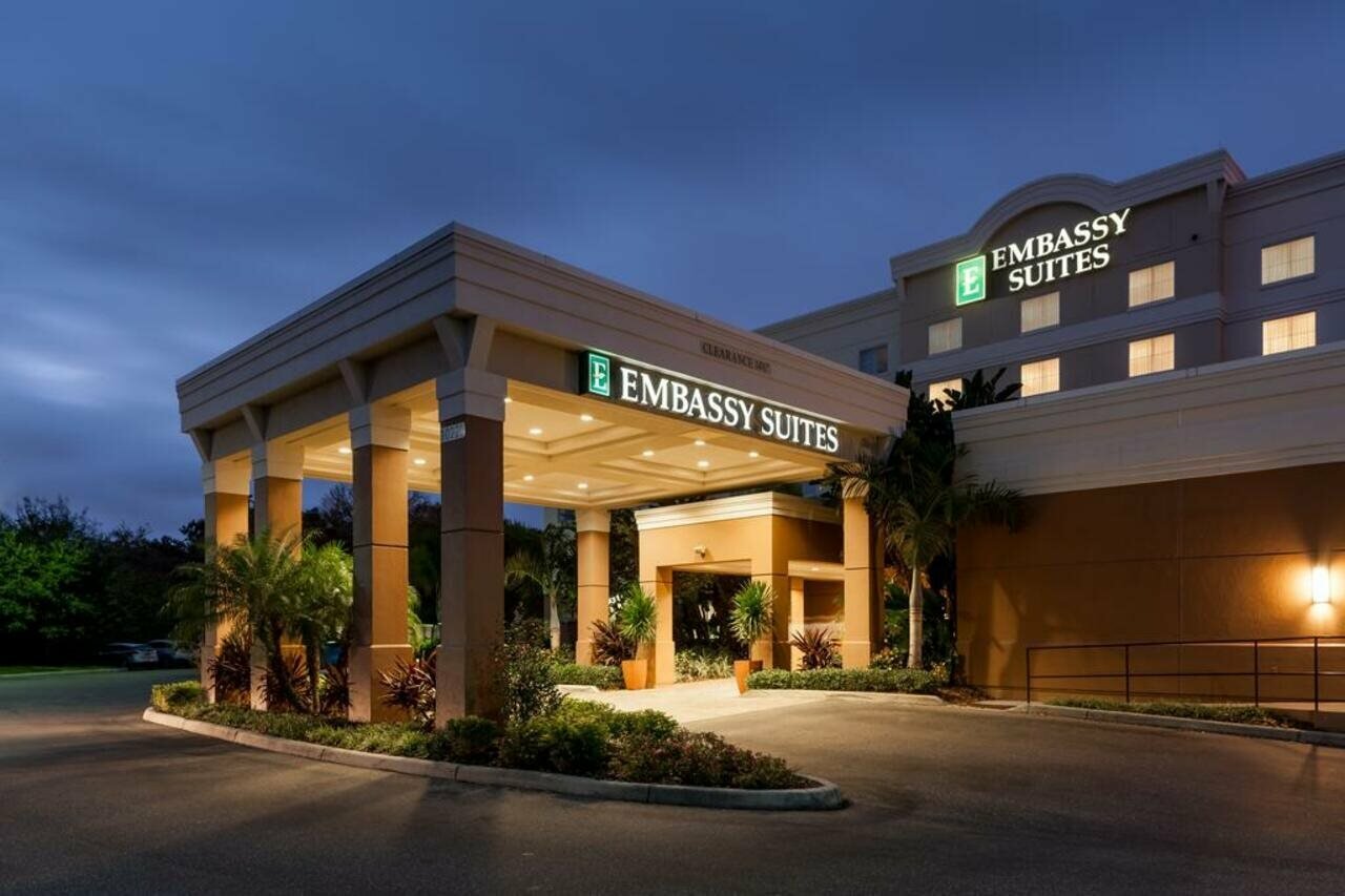 Фото Embassy Suites by Hilton Tampa Brandon