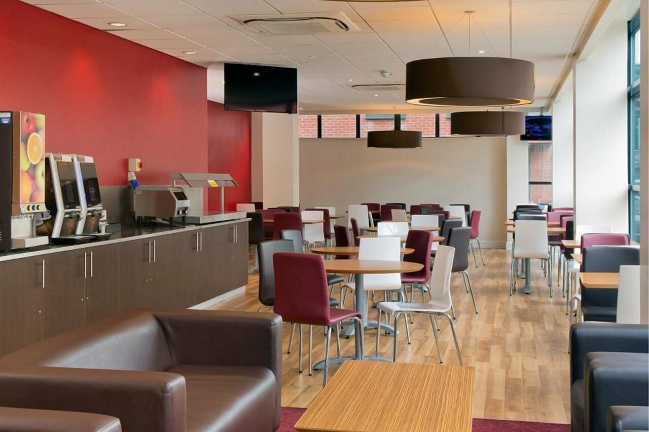 Фото Travelodge Manchester Ancoats Hotel