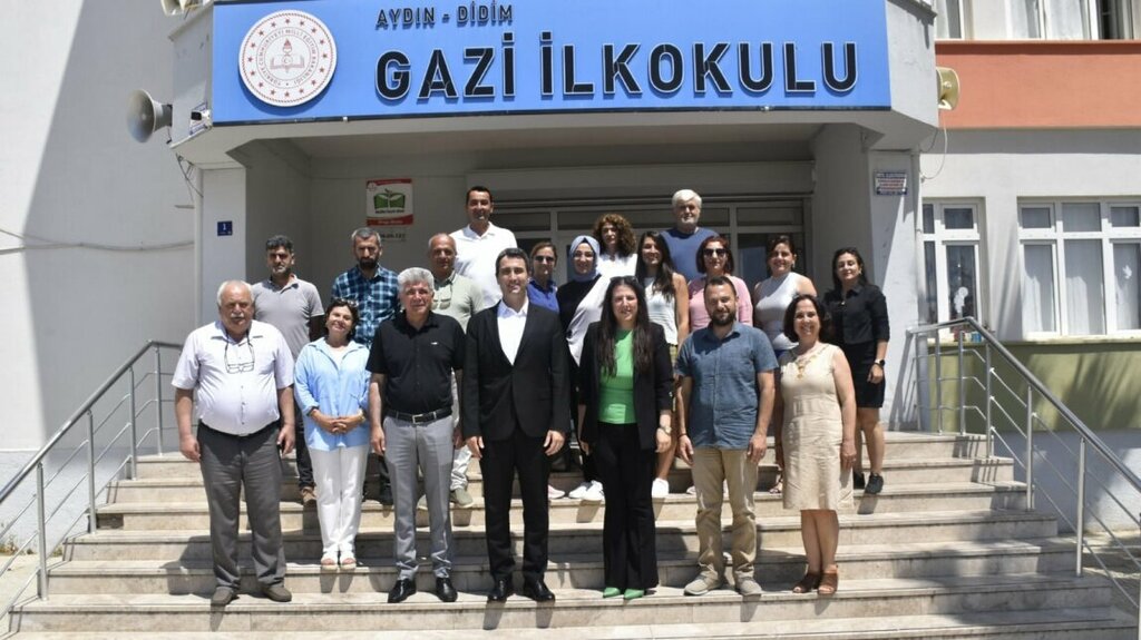 School Gazi Middle School, Didim, photo