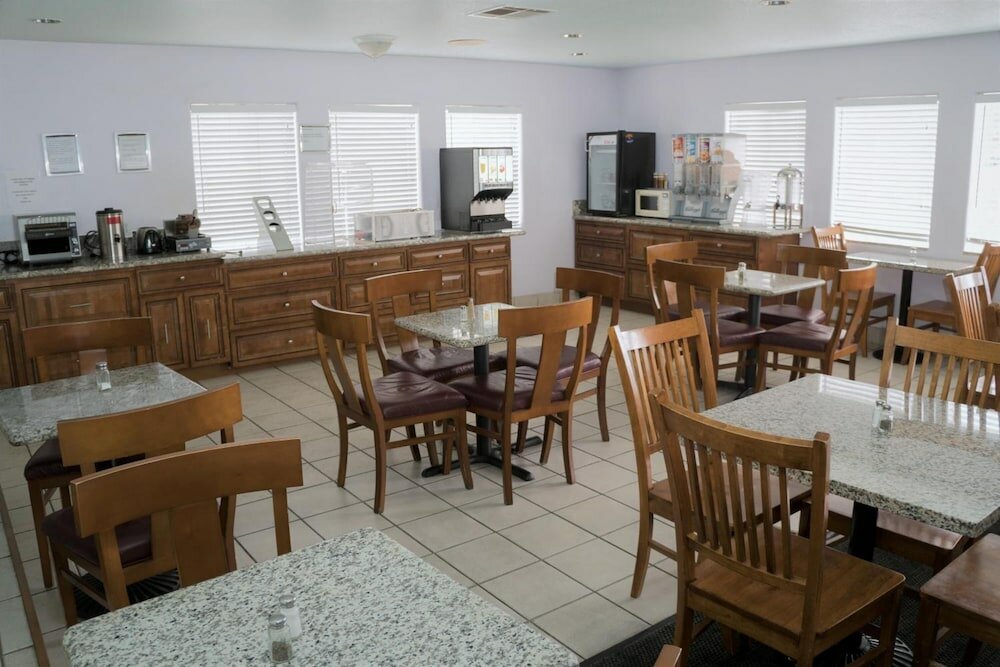 Фото California Inn