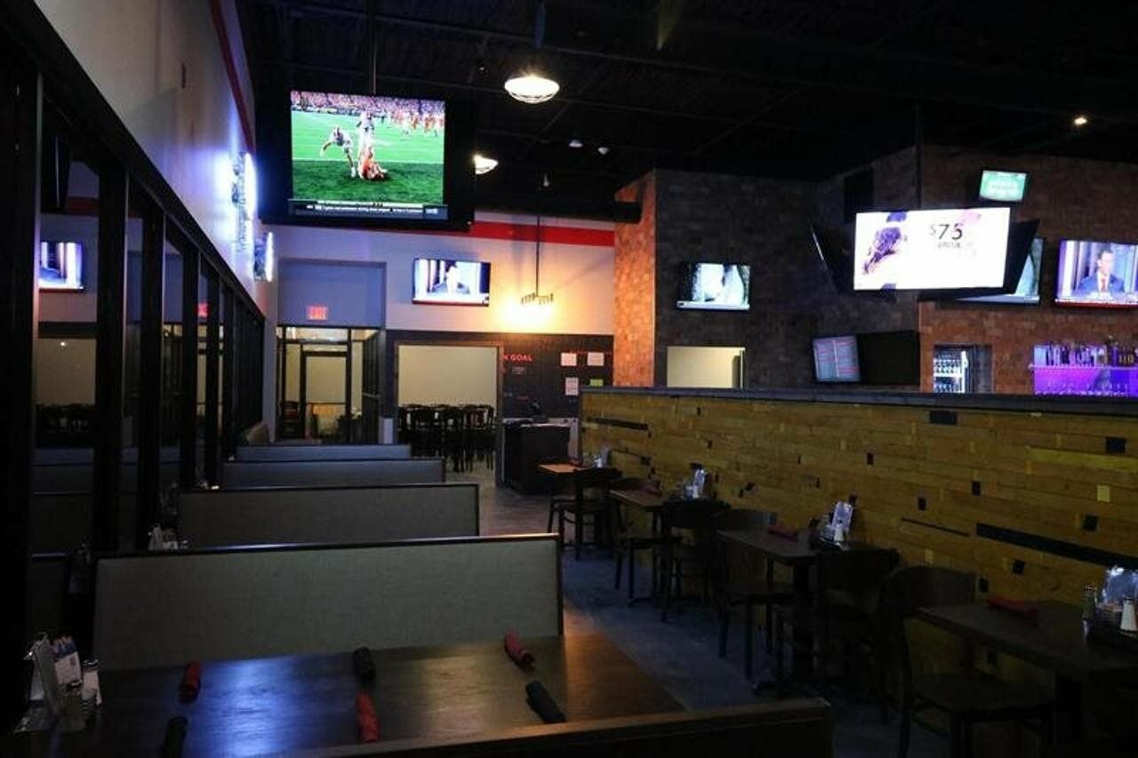 Фото Holiday Manor McPherson