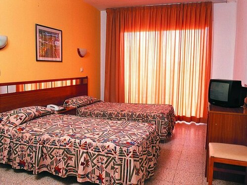 Внешний вид отеля Hotel President в Калелье, фото 4