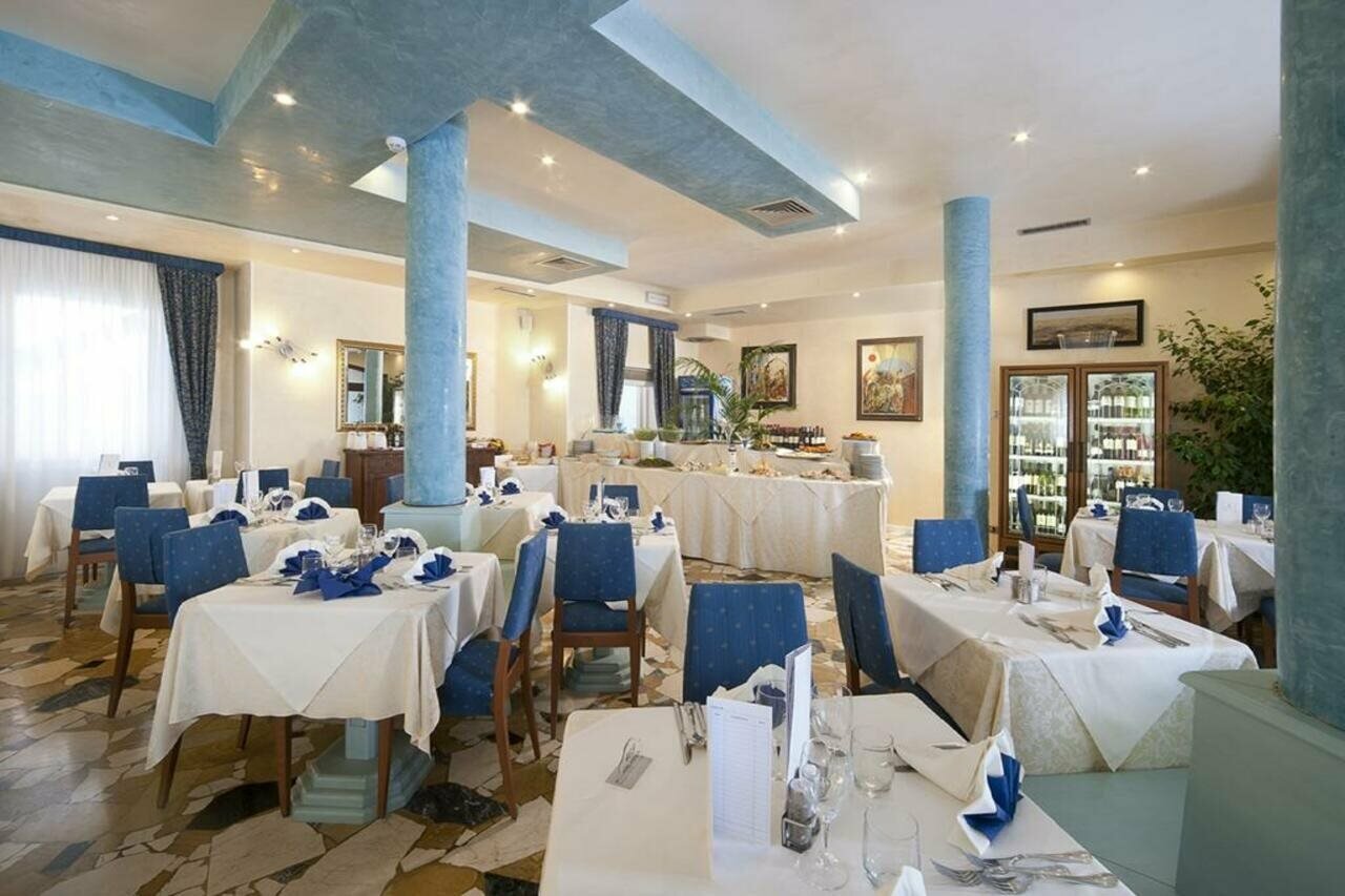 Фото Hotel Karinzia